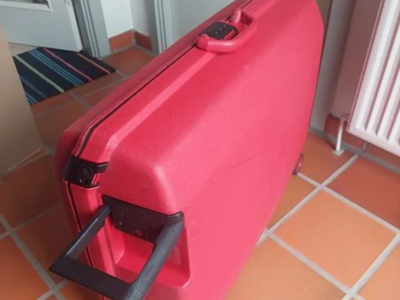 Billede 3 - Samsonite rødt sæt - 2 kufferter og beauty box