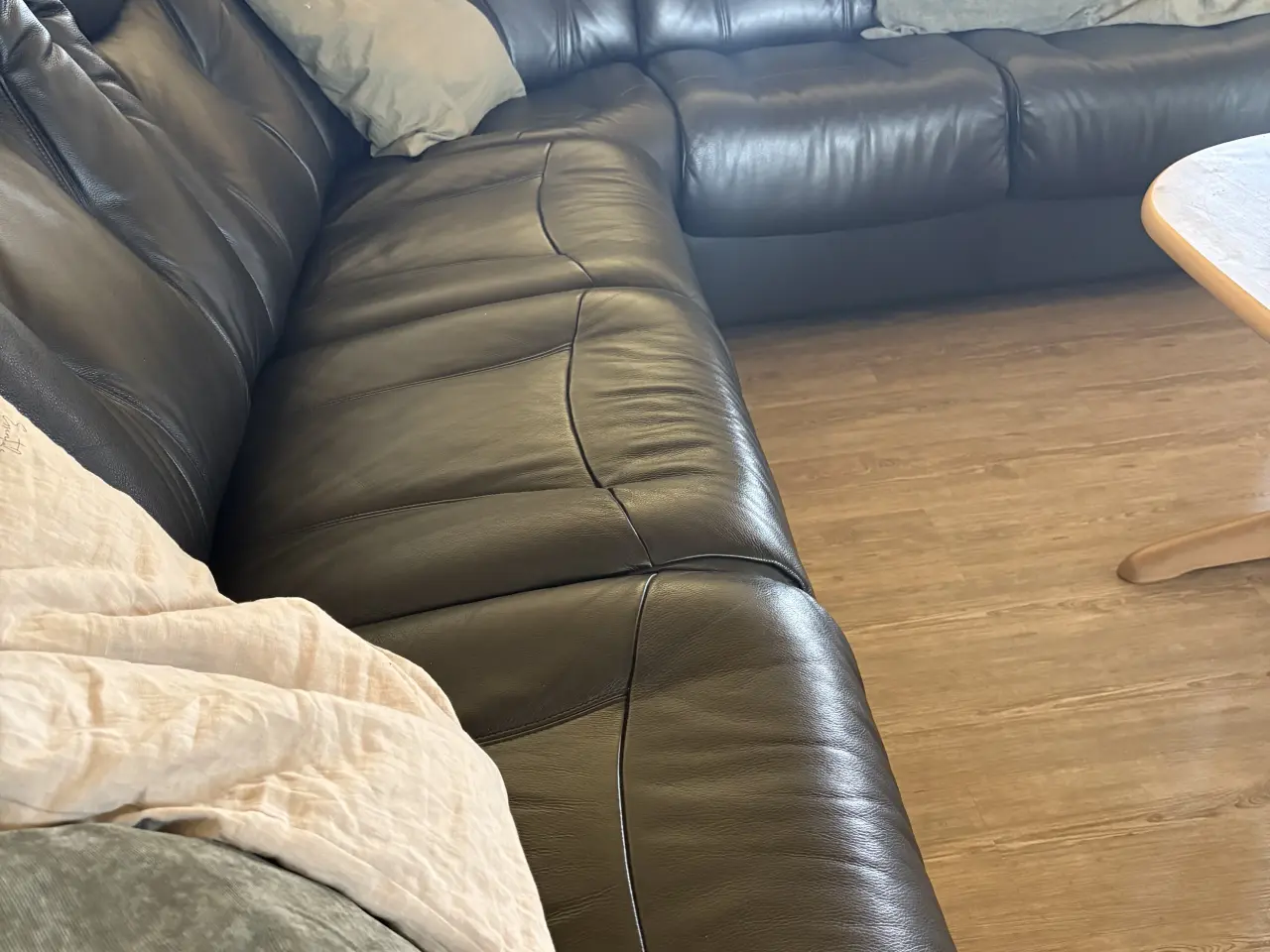 Billede 6 - RESERVERET - Flot sort hjørnesofa