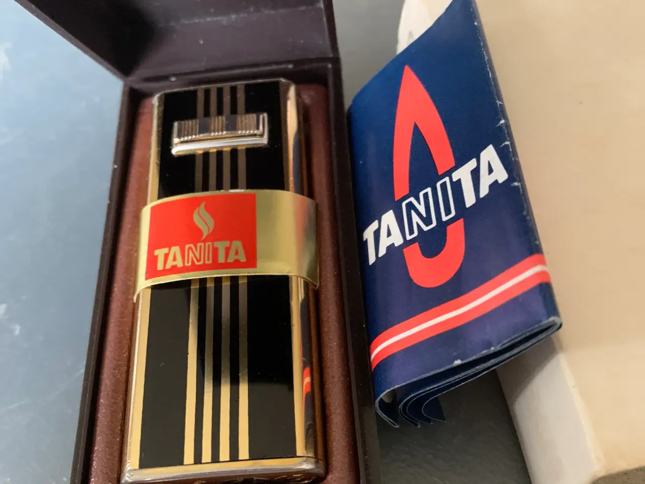 Billede 5 - Tanita gaslighter i original æske