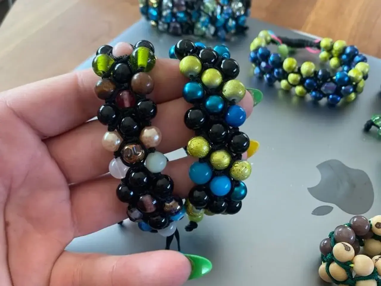 Billede 4 - Nye knyttede armbånd