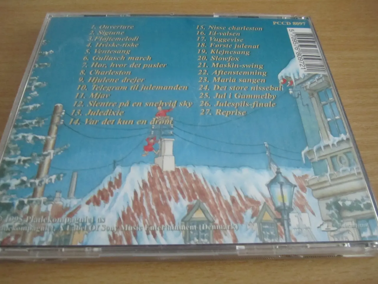 Billede 3 - Julekalender. HALLO, DET ER JUL. Cd.