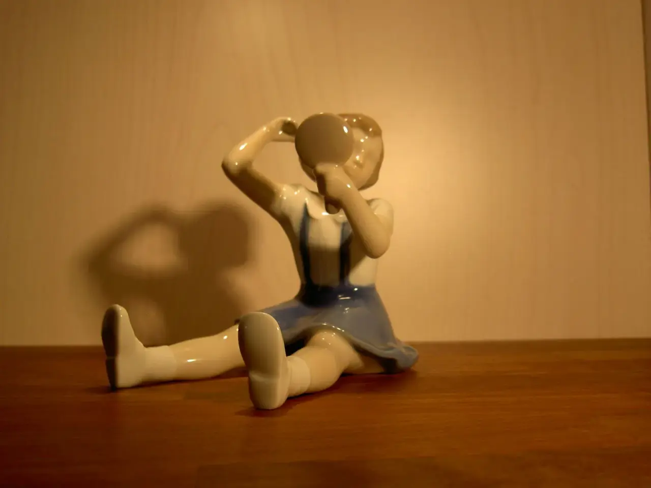 Billede 1 - B & G Figur Pige med spejl no 2318