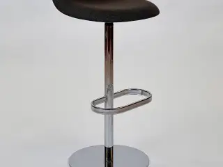 GUBI 3D Bar Stool - Swivel Base Barstol – Grå med Krom Stel SH 77 cm Polstret