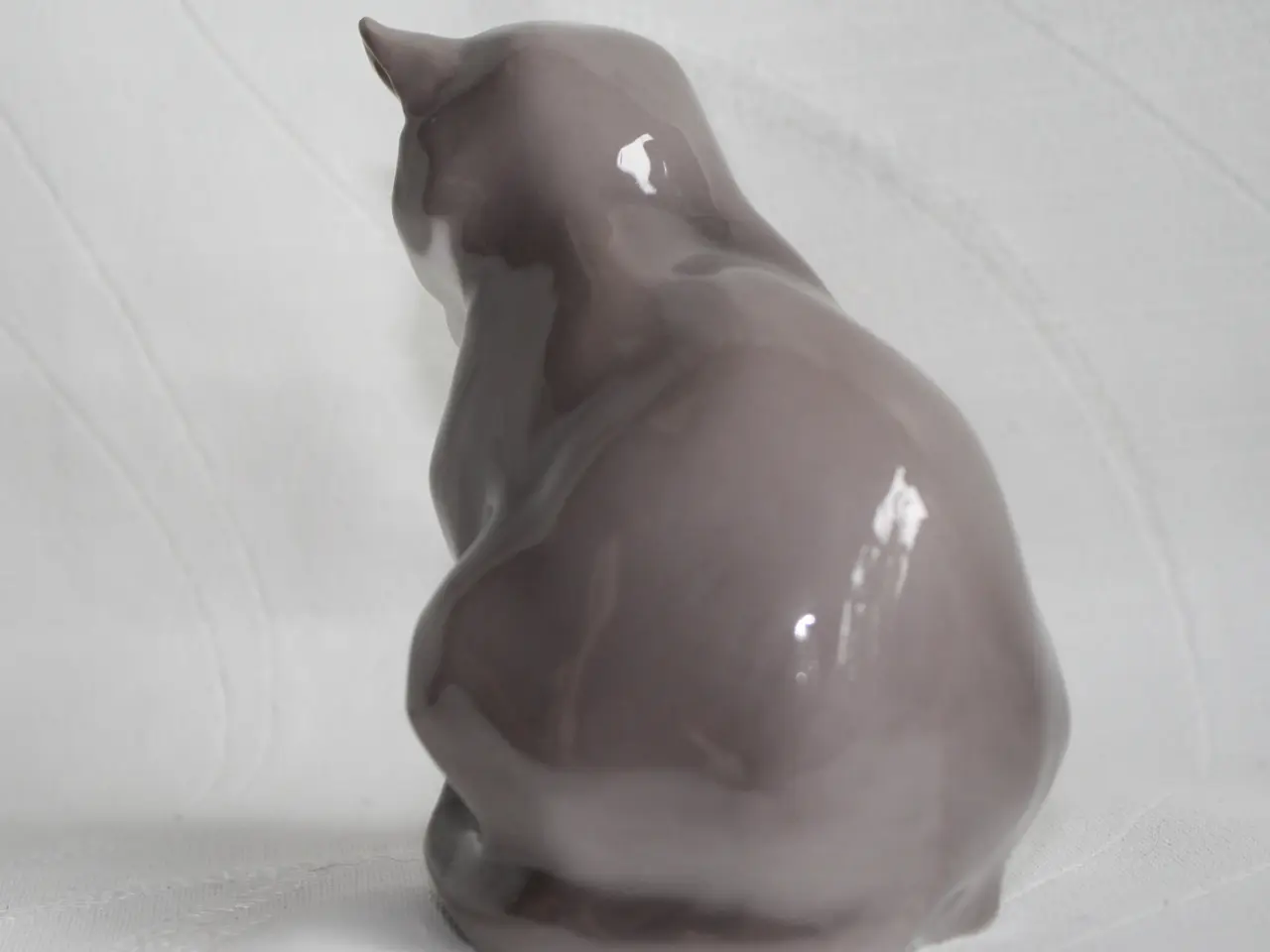 Billede 3 - Siddende kat. Figur fra Bing og Grøndhl