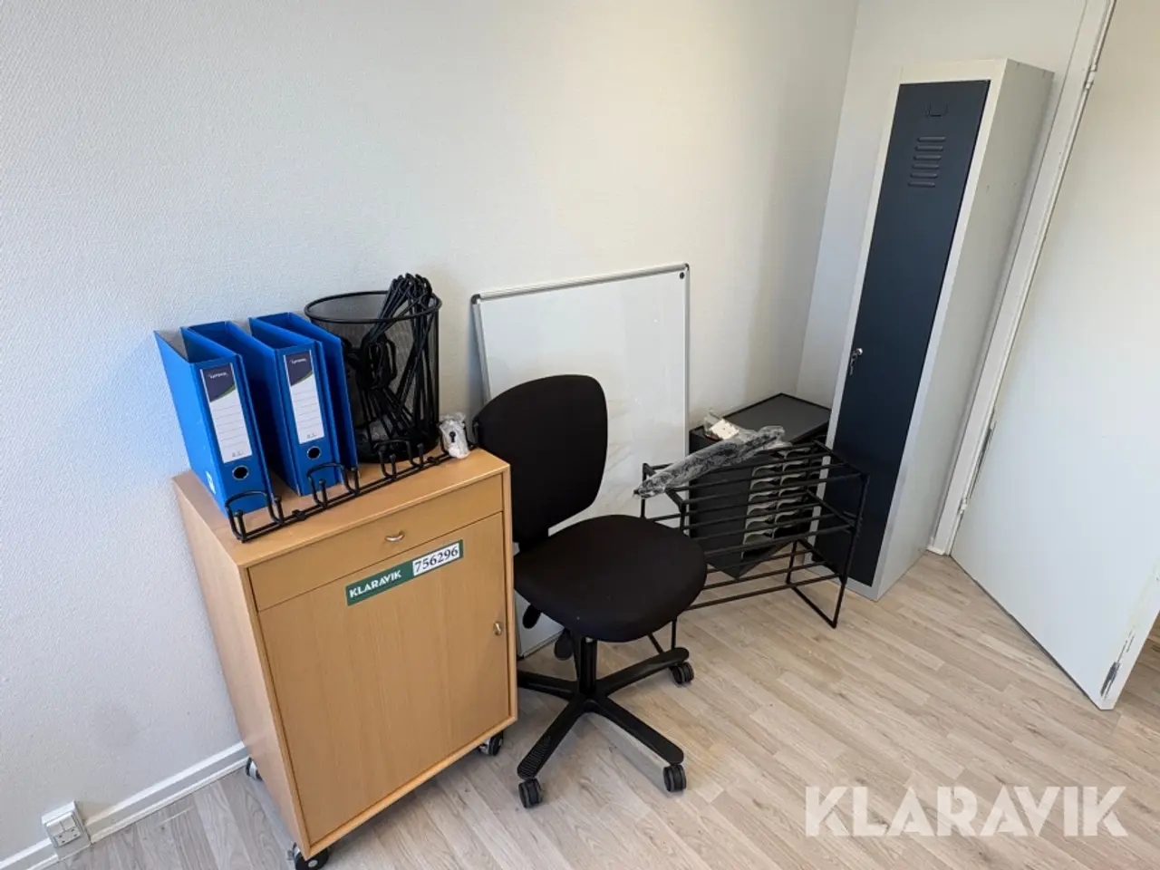 Billede 1 - Assorterede kontormøbler og inventar
