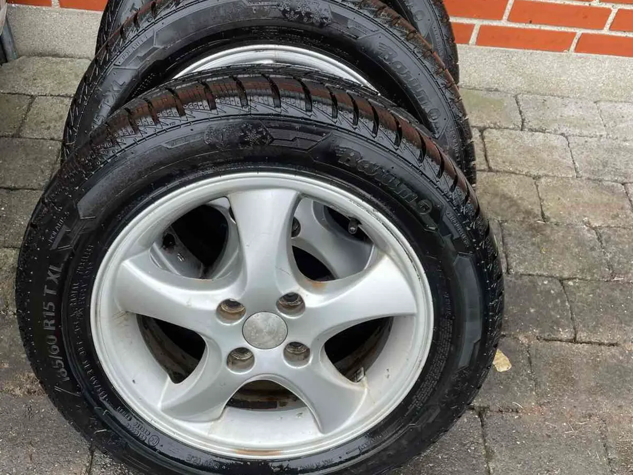 Billede 1 - 15 Suzuki Swift,Kia Rio komplet sæt med vinterdæk