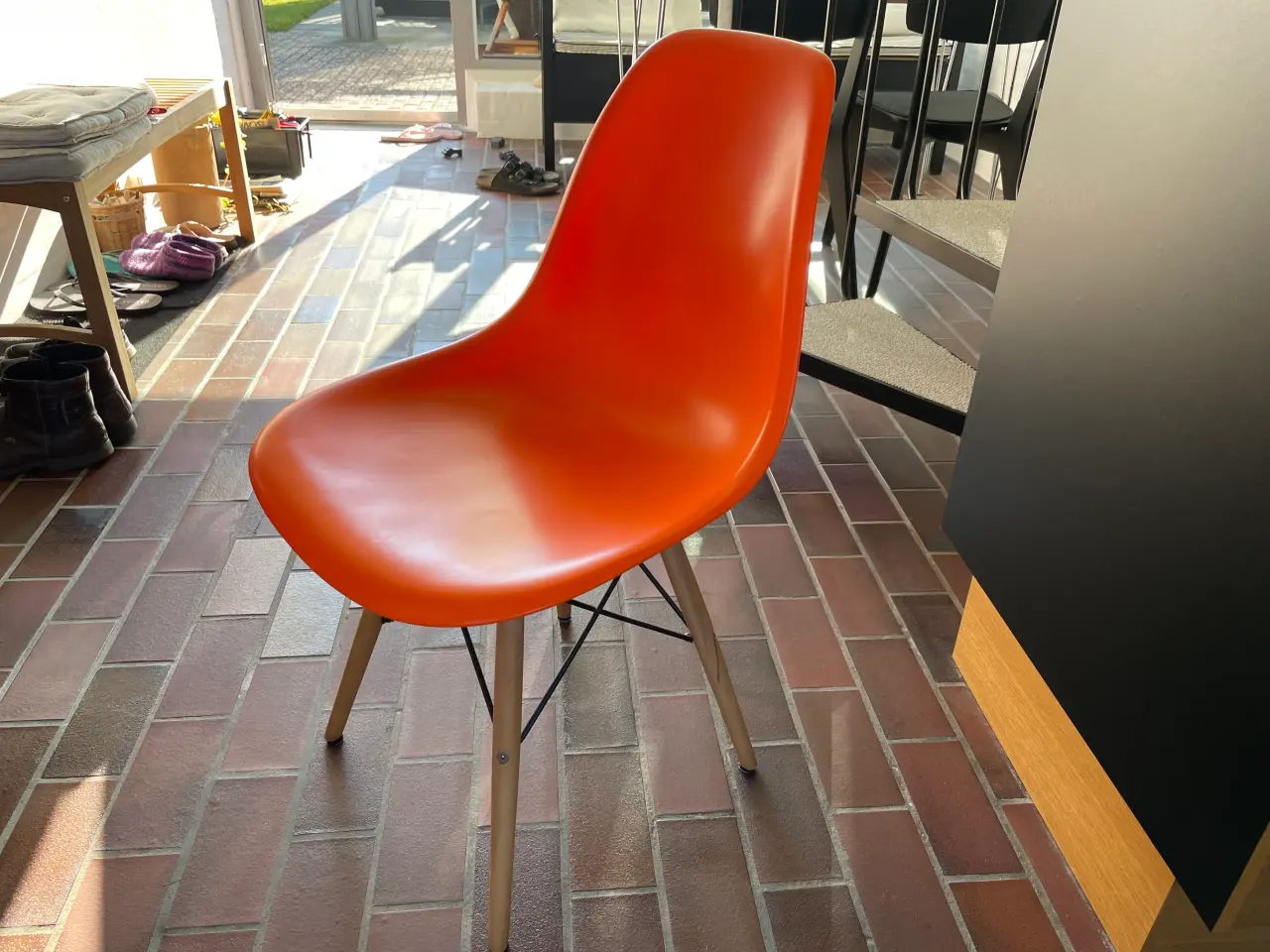 Billede 5 - Spisestuestole I stil med Eames stol