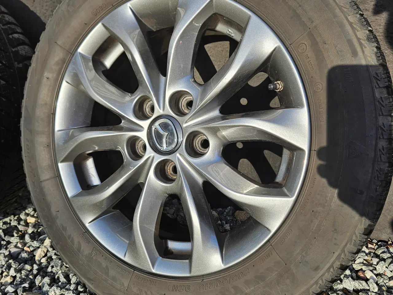 Billede 5 - Originale 16" Mazda fælge.