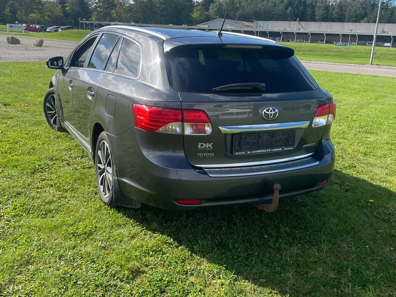 Billede 3 - 🚗 Toyota Avensis 2.0 Diesel – Årg. 2013
