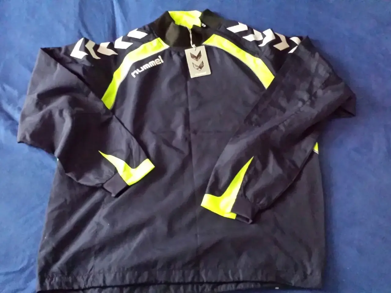Billede 2 - NY Hummel træningsbluse