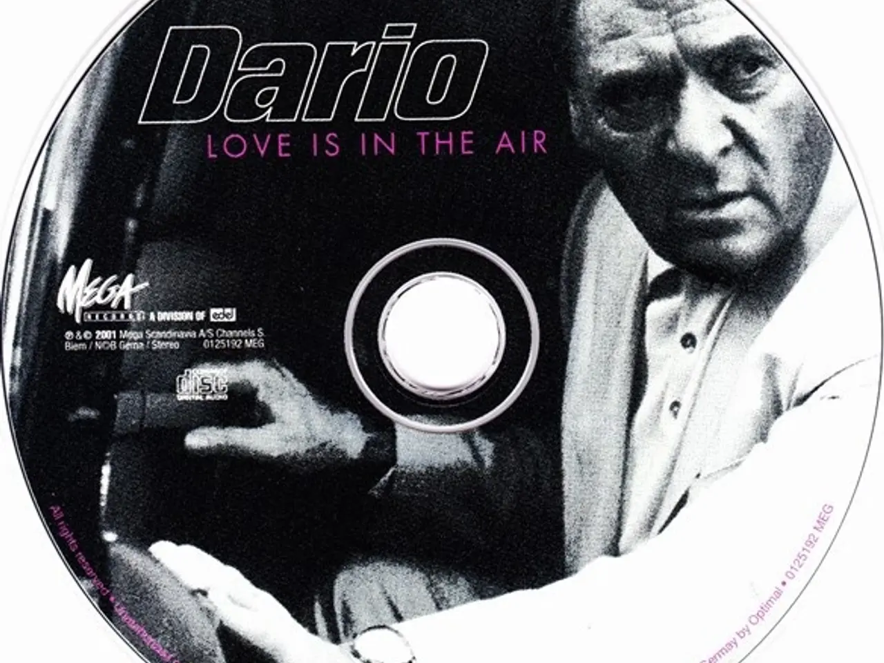 Billede 3 - Dario* – Love Is In The Air – CD