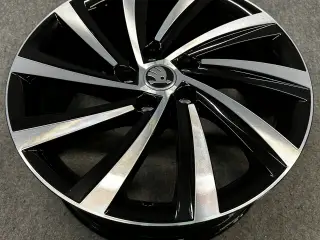SKODA OCTAVIA IV RS 18 7.5" x 18" 5x112 ET 48