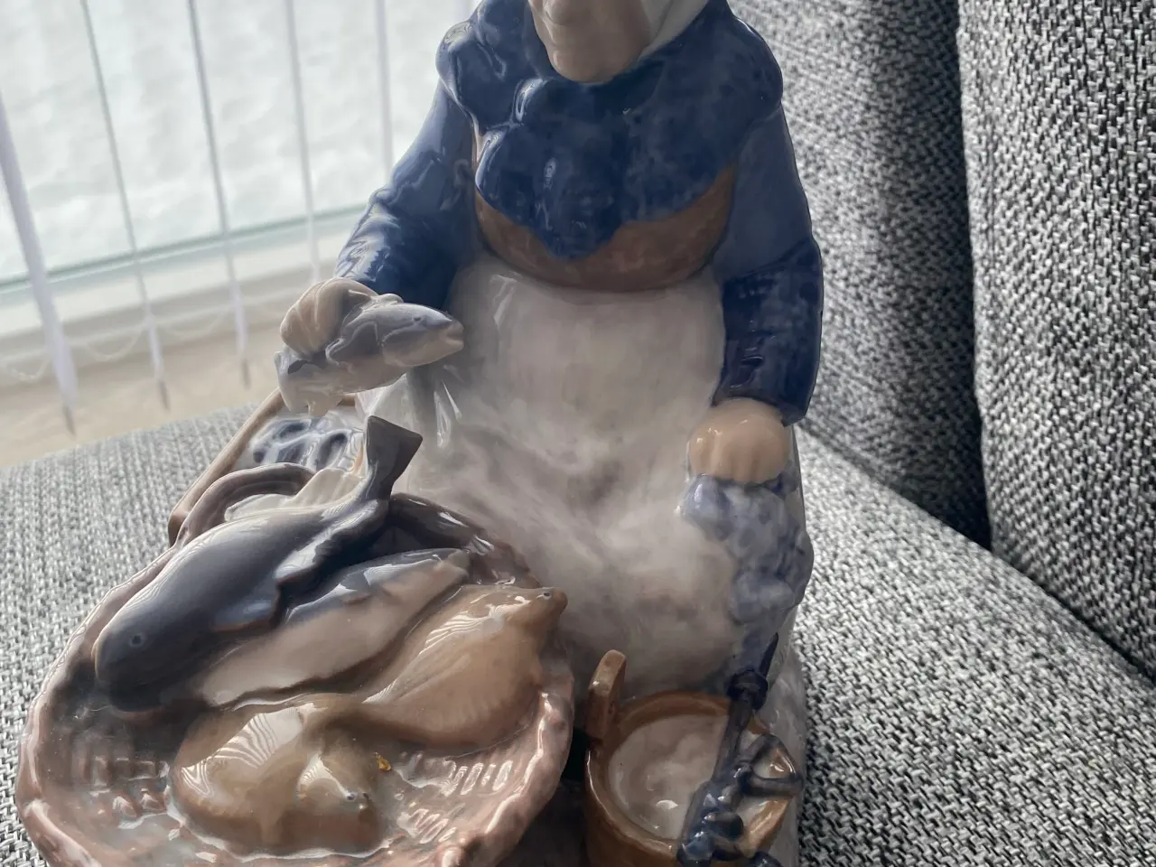 Billede 2 - Kongelig porcelæns figur sælges