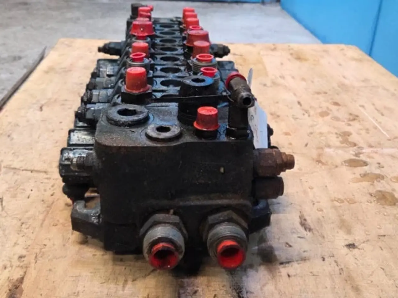 Billede 11 - New Holland LB115B Hydraulikventil 87305216