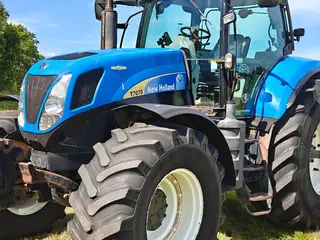 New Holland T7070 AutoCommand