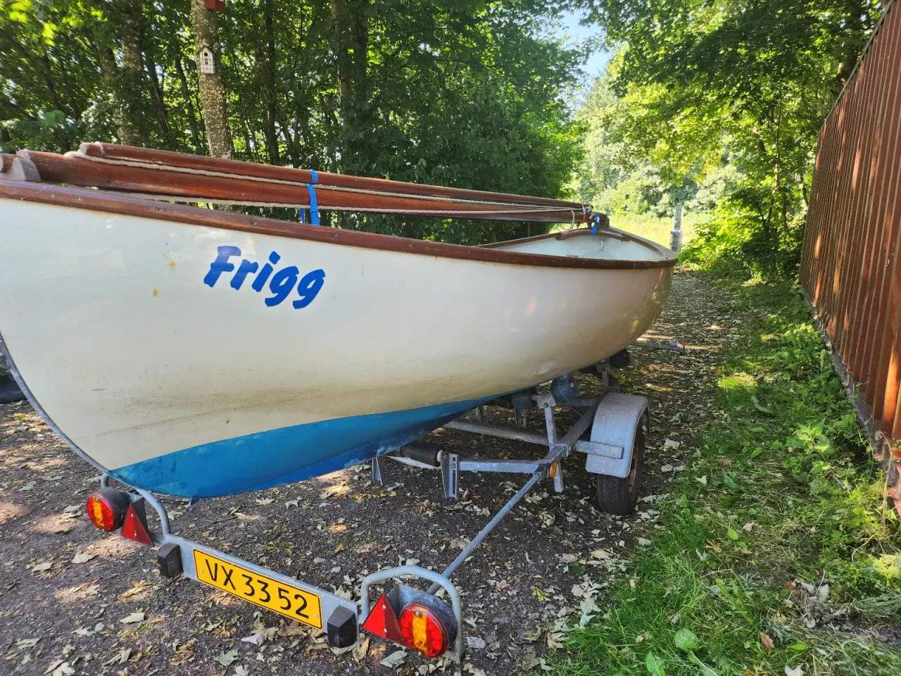 Billede 1 - Flot sejlklar Megin jolle