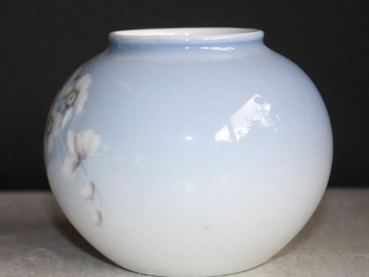 Billede 4 - Vase med sommerfugle fra Royal Copenhagen