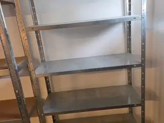 Stål reol med stål hyller
