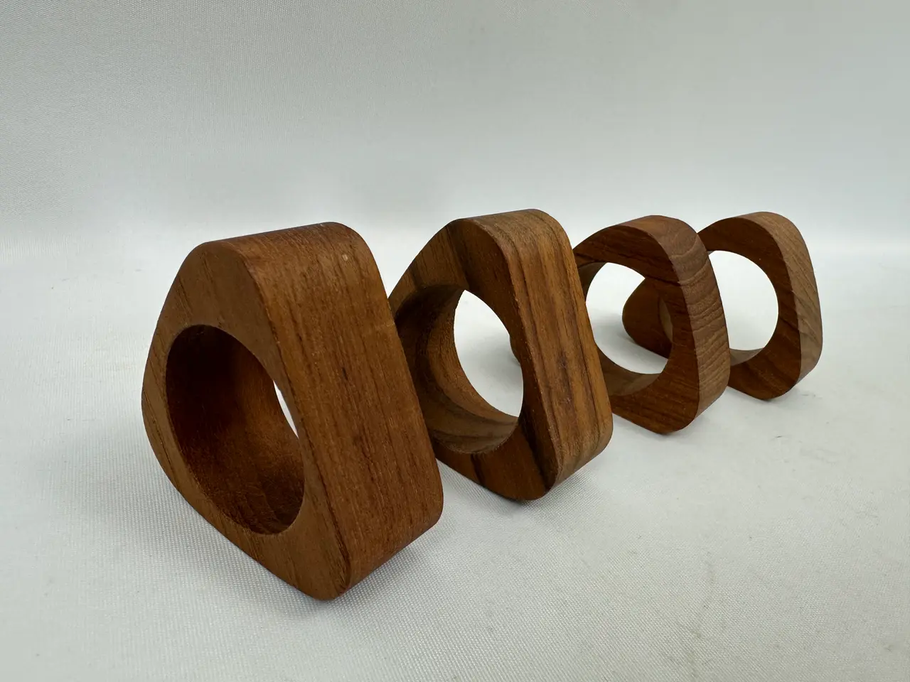 Billede 5 - 4 stk. servietringe i teak (retro)