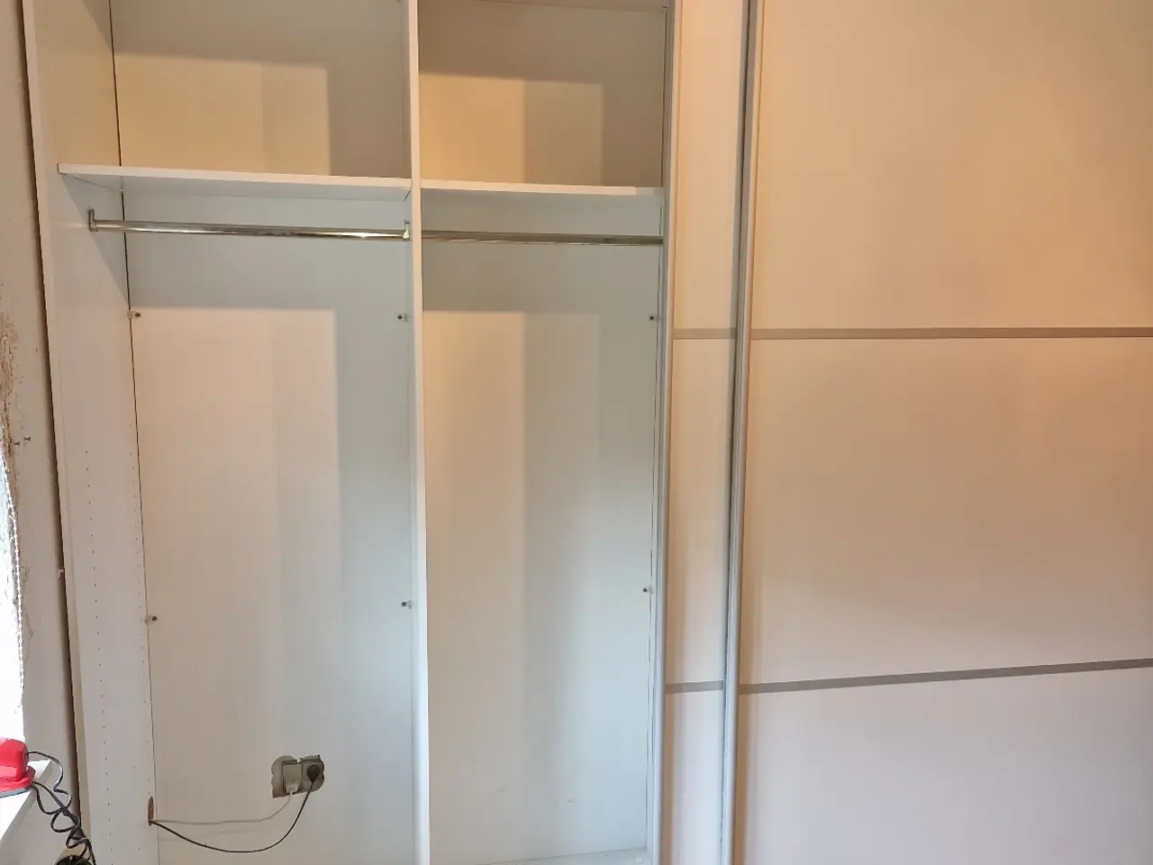 Billede 2 - Klædeskab