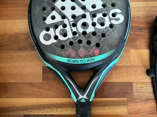 Padel bat