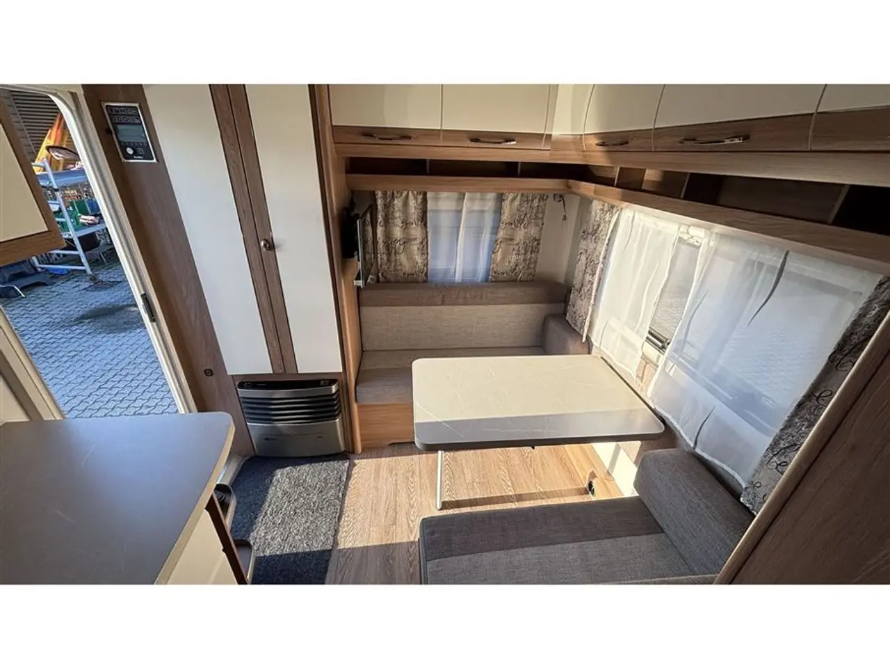 Billede 3 - 2021 - Hobby De Luxe 440 SF Pæn og velholdt campingvogn