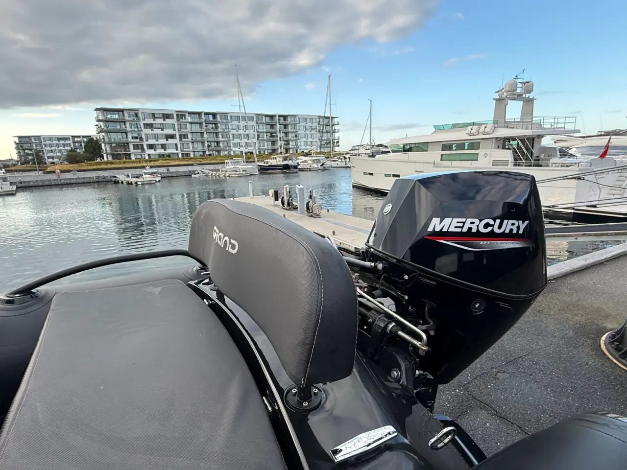 Billede 2 - Grand 340 GL Black Edition Mercury 25hk m trailer