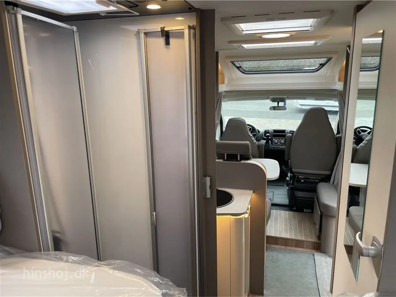 Billede 21 - 2025 - Etrusco T 7400 SB Aut Etrusco By Hymer – Italiensk Kvalitet og Komfort fra Hinshøj Caravan
