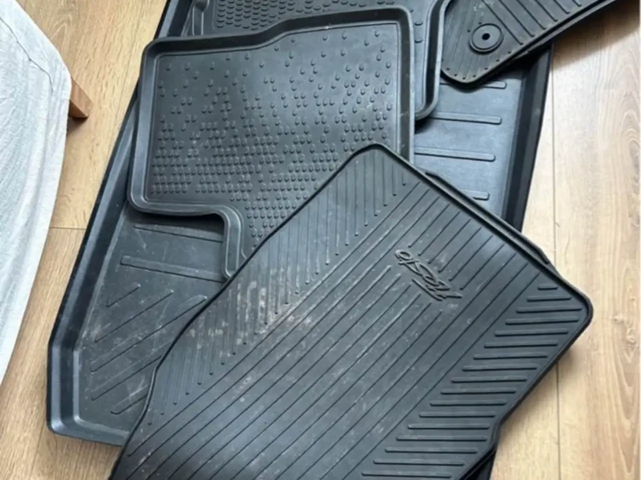 Billede 1 - Ford Fiesta gummimåtter, originale årg. 2017 ->