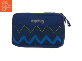 Blå penalhus med farveblyanter og tuscher fra Ergobag (str. 20,5x14 cm)