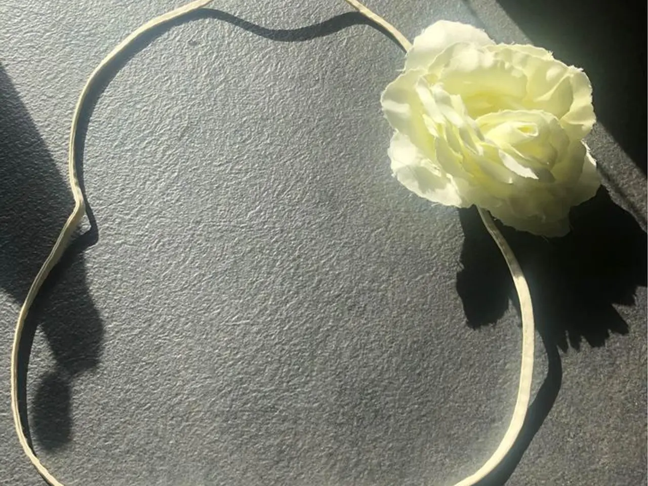Billede 4 - Taljesmykke med blomst