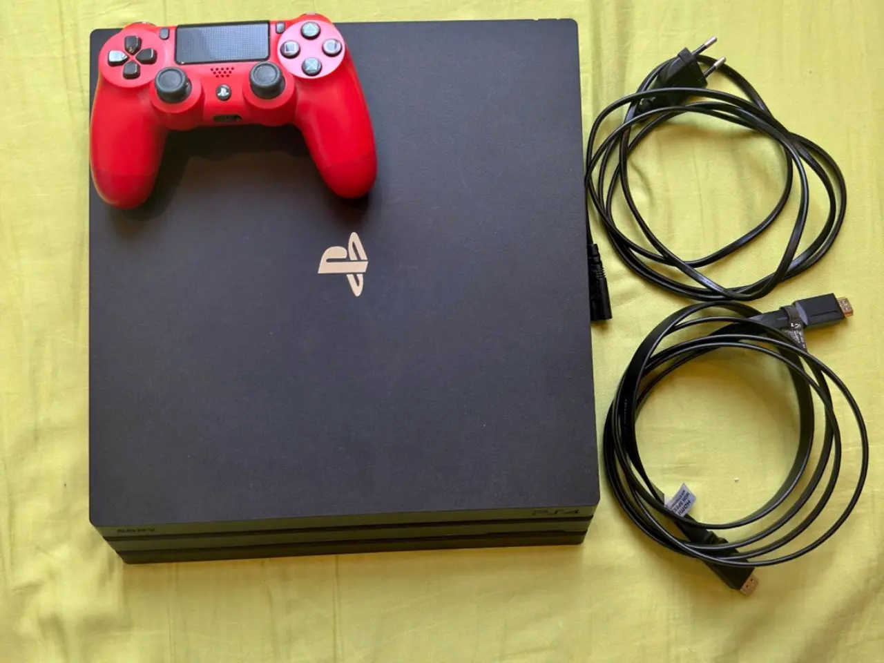 Billede 1 - Ps4 pro 1 tb med nogen spil sælges