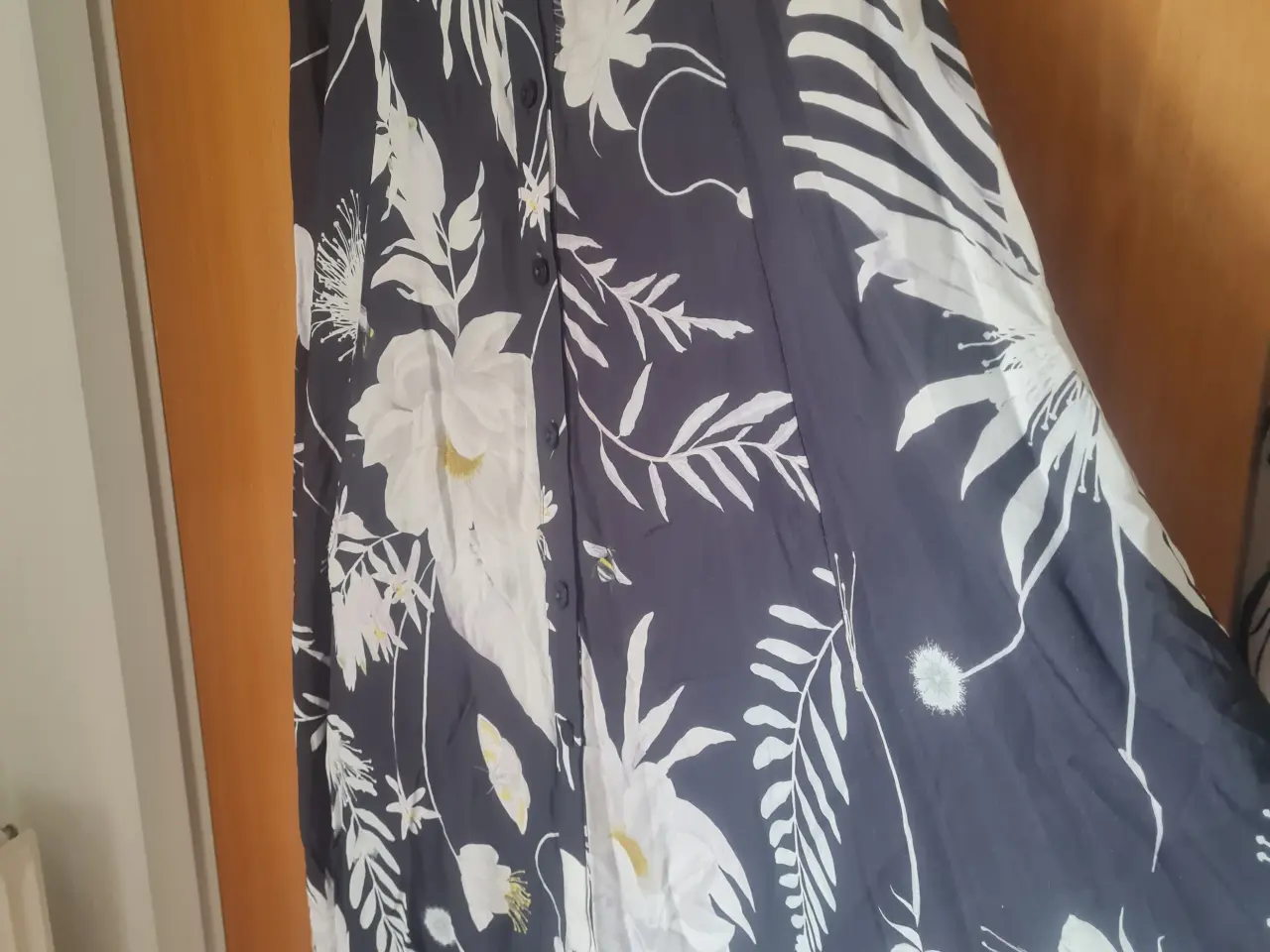 Billede 2 - Nederdel str 44 H&M+Anna Glover