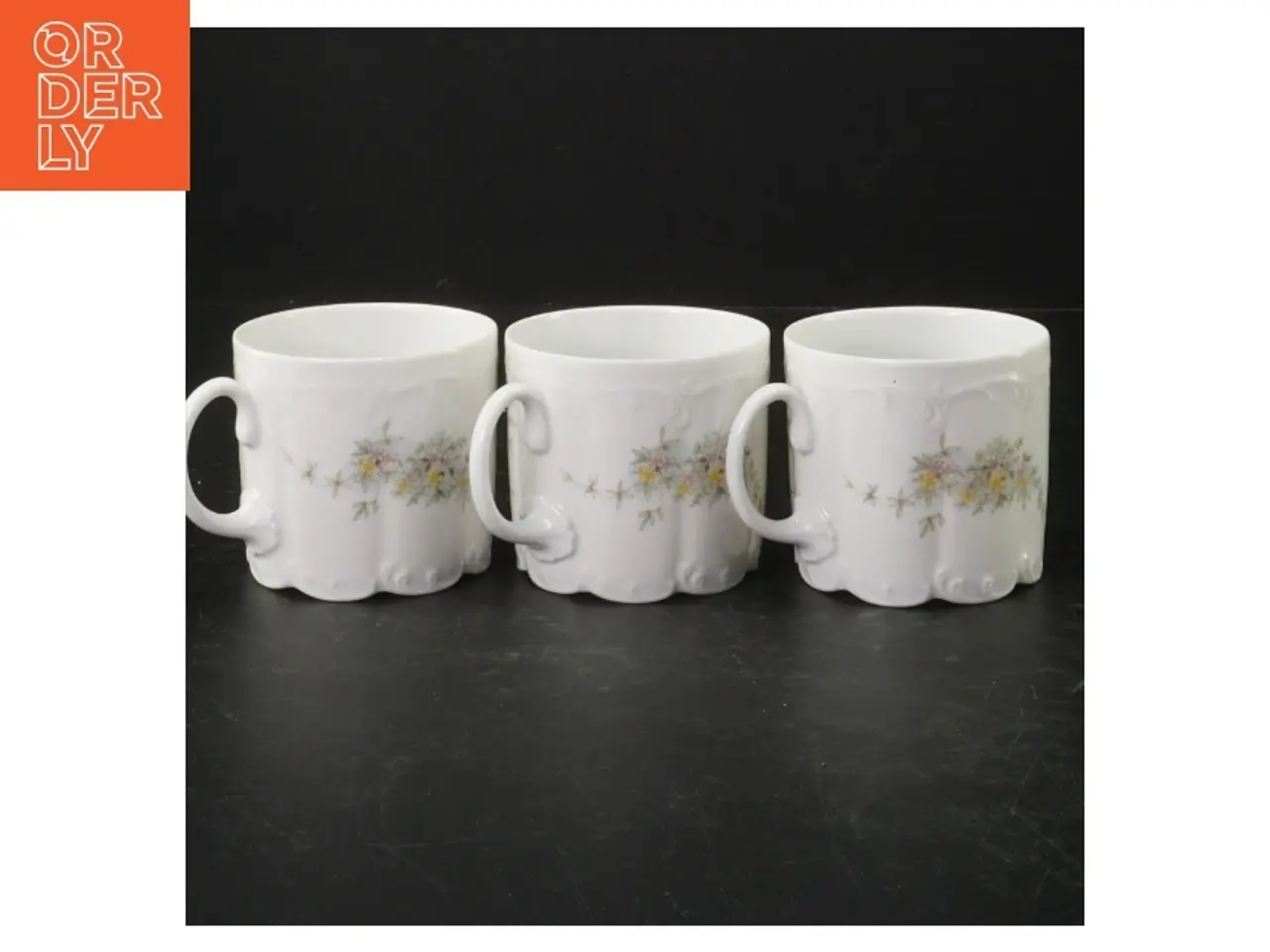Billede 1 - Porcelænskopper med blomstermotiv fra Rosenthal (str. Ø. 8,5 cm. længde, 8 cm)