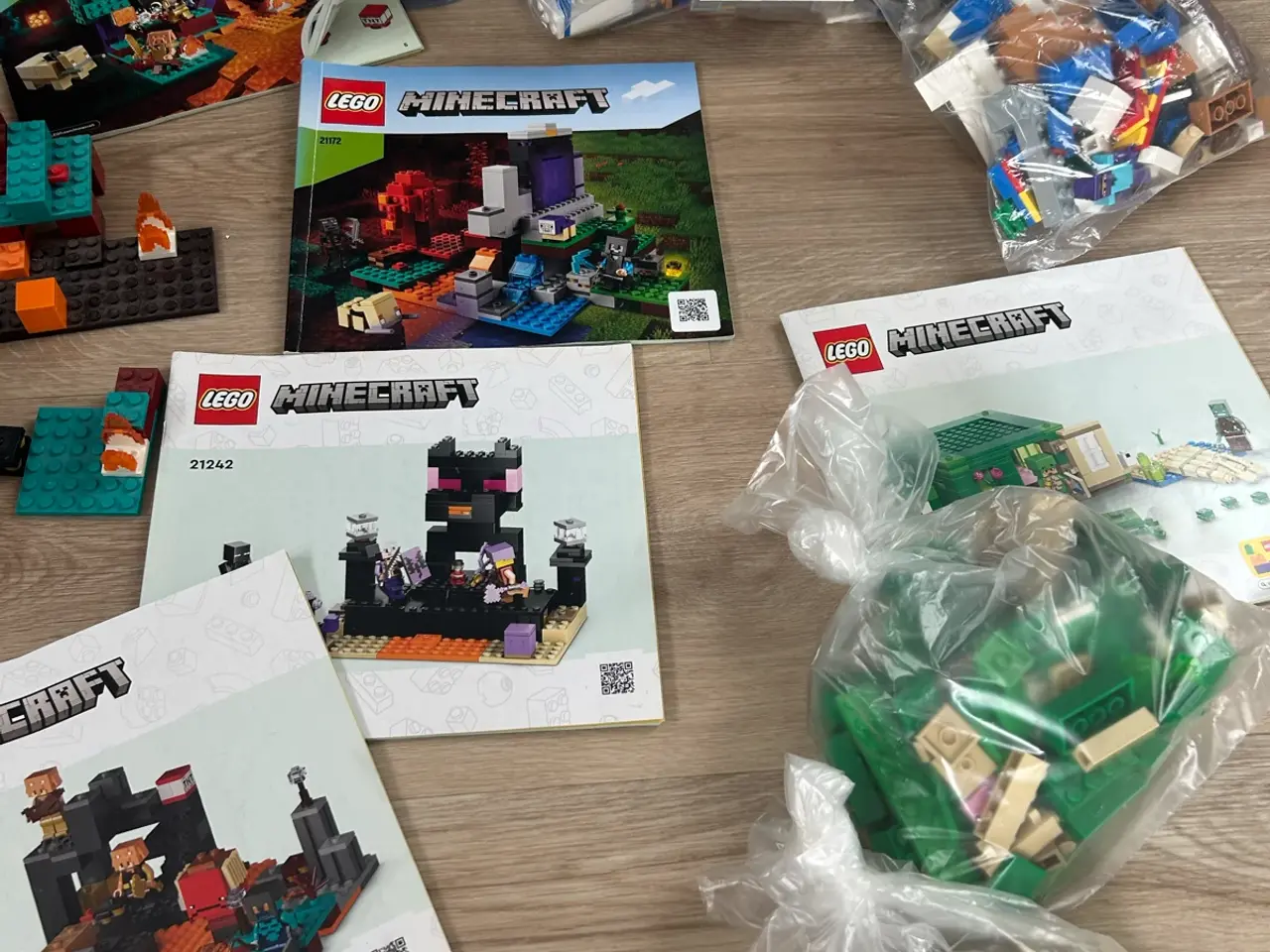 Billede 4 - Lego i kasser, det meste er farvesorteret