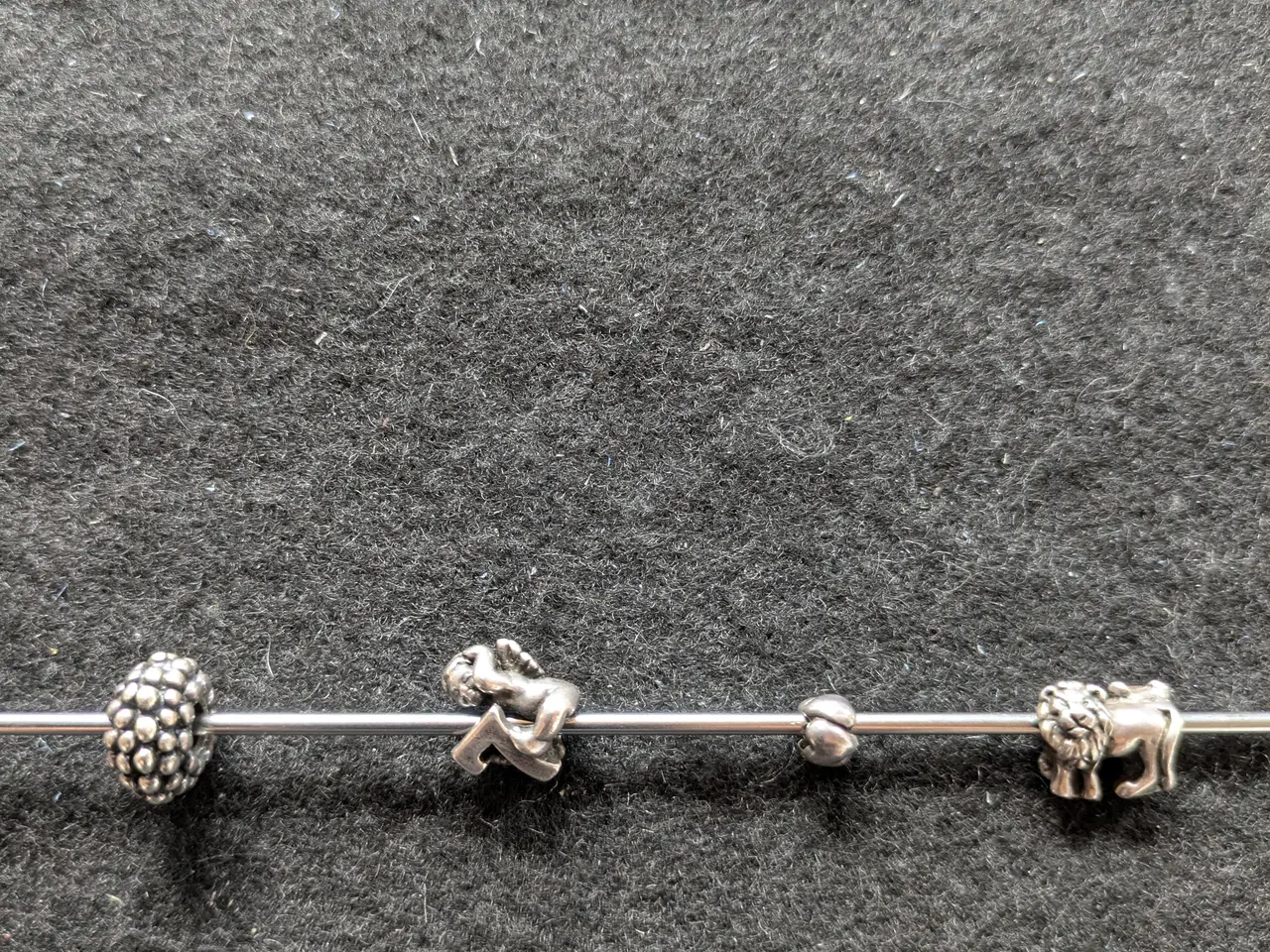 Billede 1 - Trollbeads diverse sølvvedhæng pris pr. styk