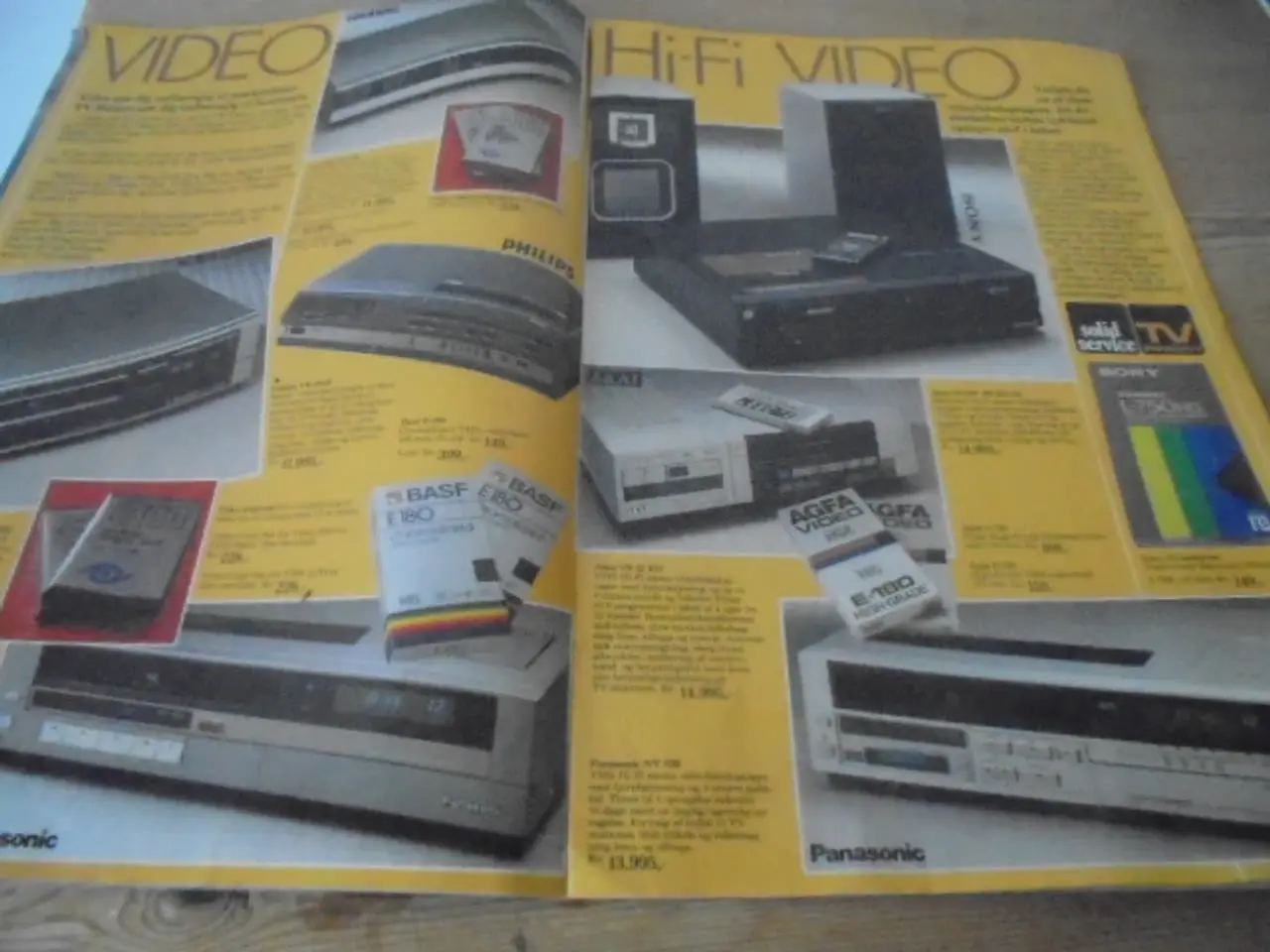Billede 3 - 20-siders farvebrochure fra TV-ringen – ca. 1980