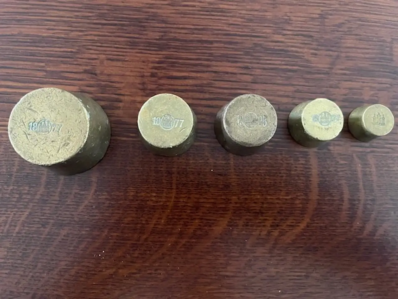 Billede 2 - Samling af 5 stk. gamle Qvint lodder, messing