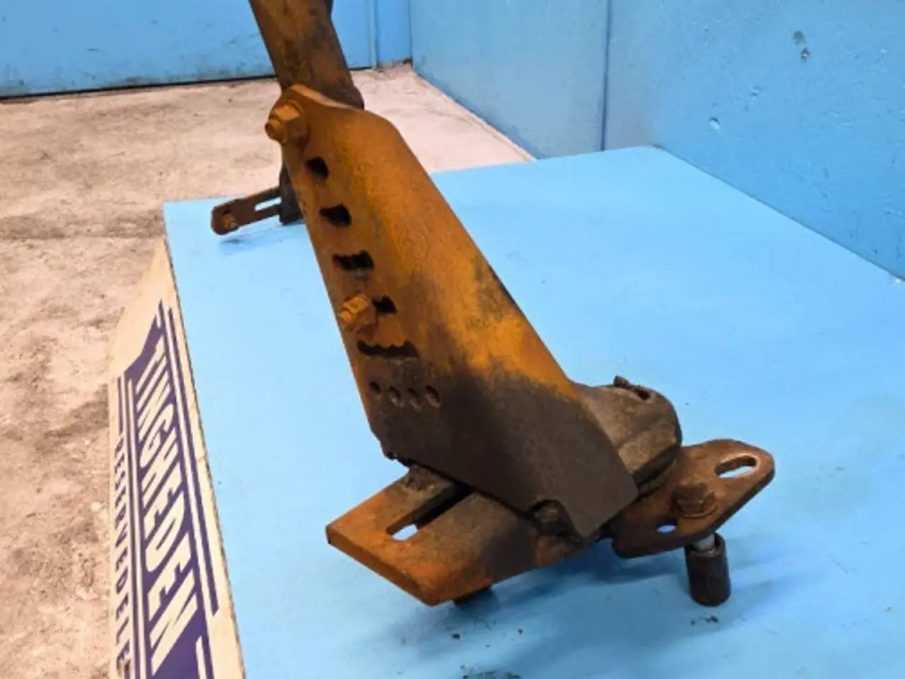 Billede 8 - Case Maxxum 150 Hjulskærm Beslag L. 47802229