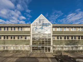 Kontorlejemål med plads til ca. 80 arbejdspladser