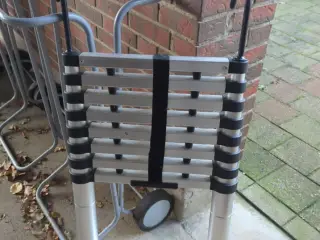 Teleskopisk aluminiumsstige