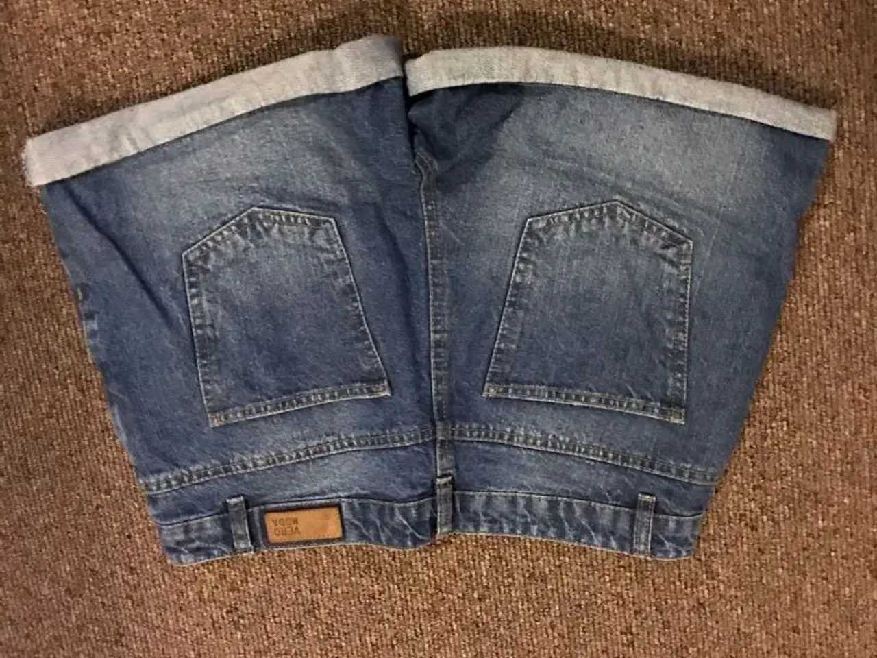 Billede 2 - Vero Moda shorts str. 29