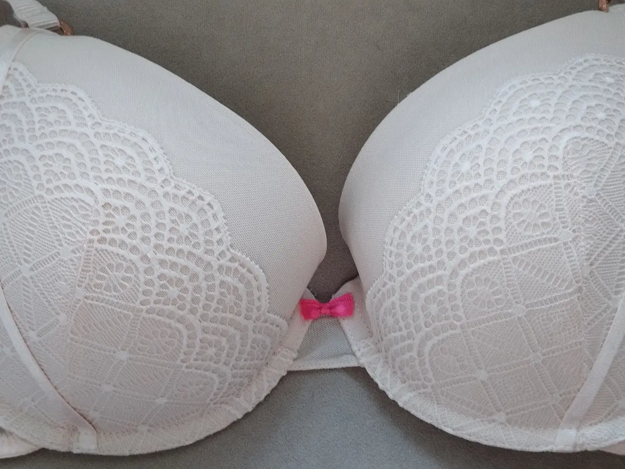 Billede 2 - 2 BH med bøjler, HUNKEMÖLLER str. 75 F G og BRITH