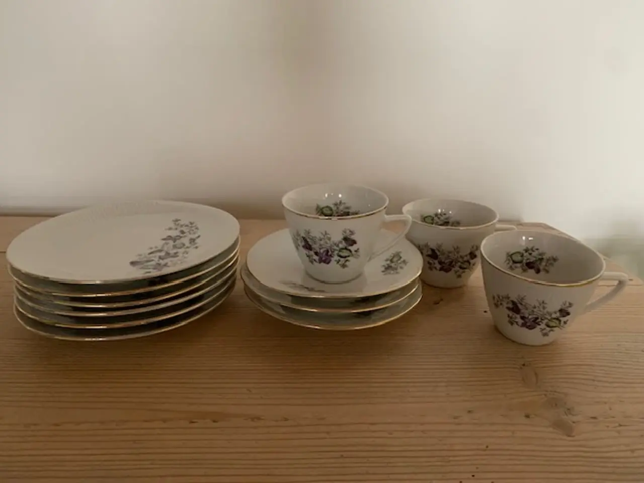 Billede 5 - Kaffestel med violer og guld kant - vintage