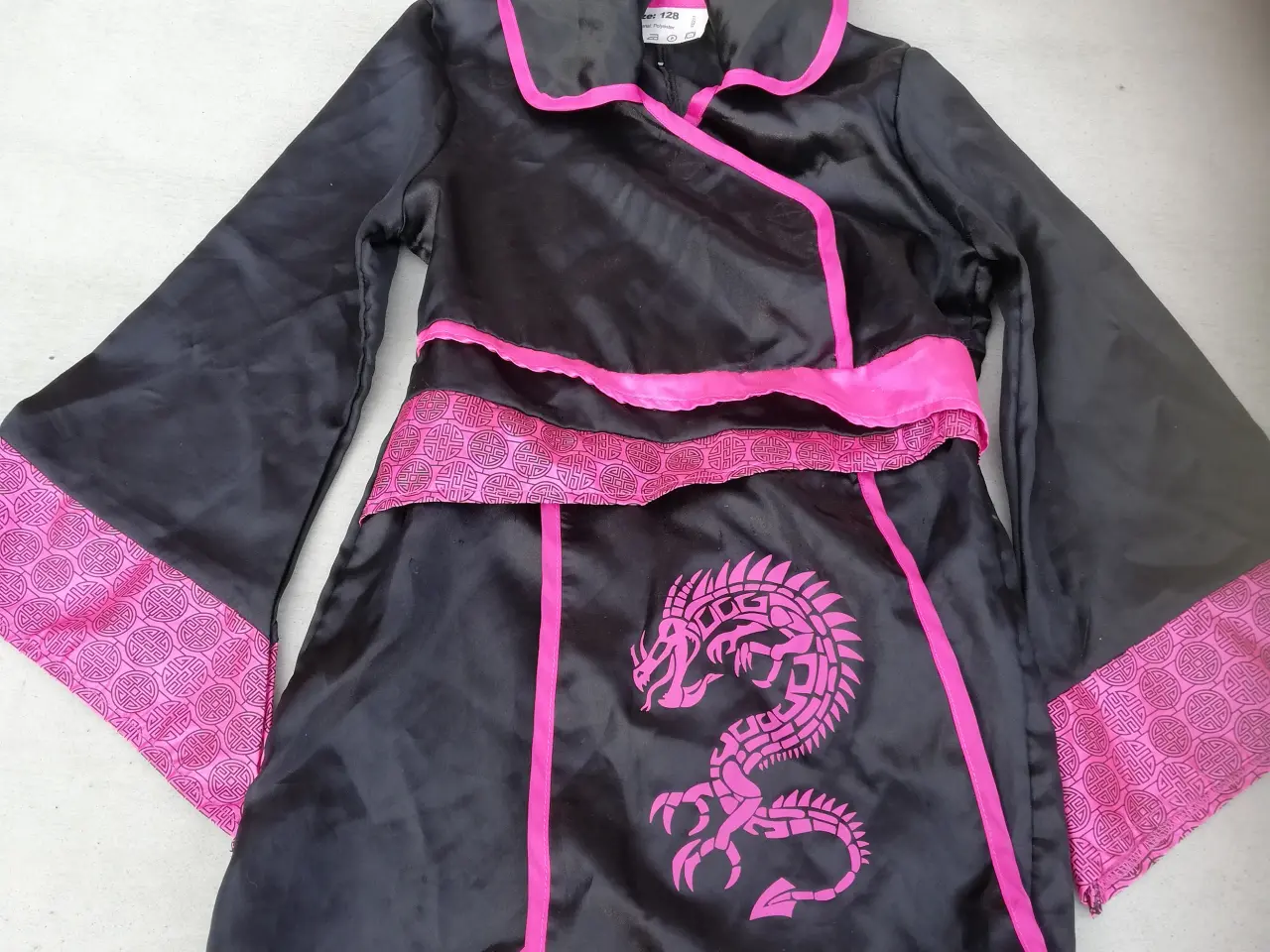 Billede 2 - Ninja kostume størrelse 128