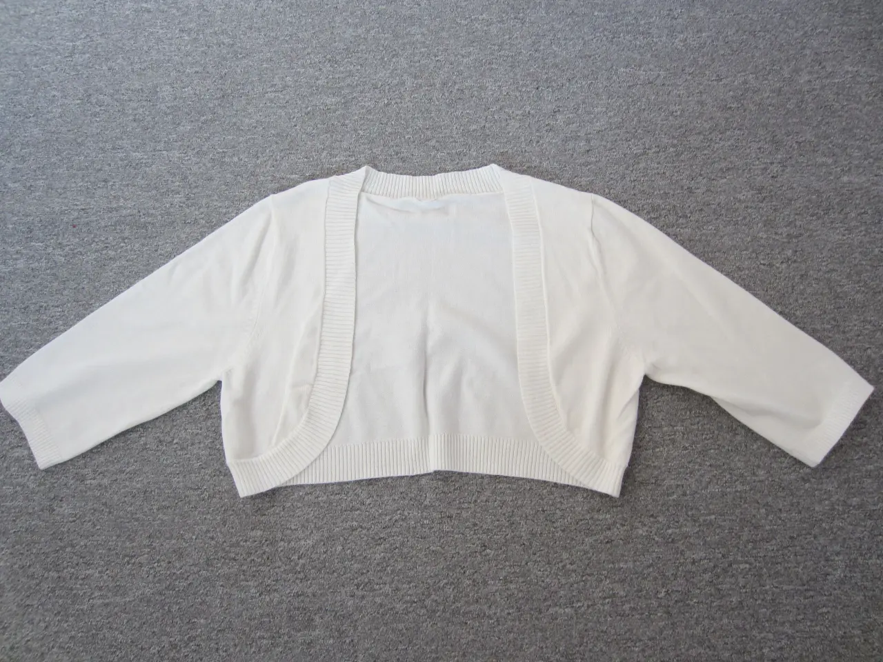 Billede 1 - Fin hvid bolero i str. 36