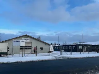 Lager-/kontorlejemål på indhegnet grund