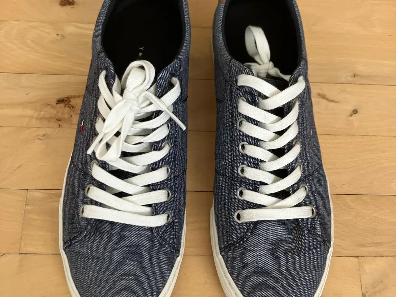 Billede 3 - Nye Tommy Hilfiger sneakers str 44 nypris 1000kr