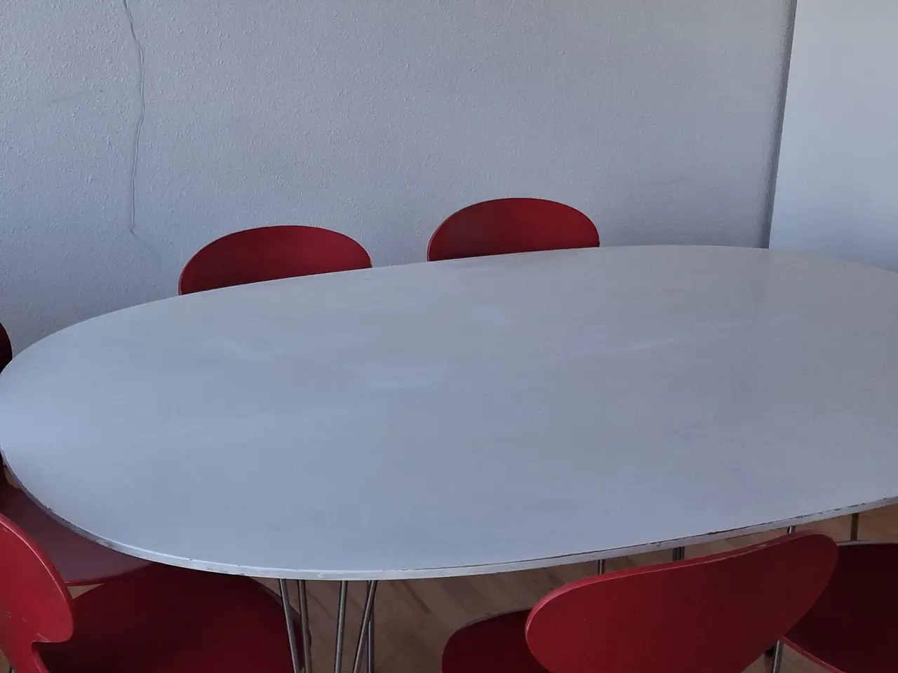 Billede 3 - Piet Hein bord og 8 myrestole på 3 ben