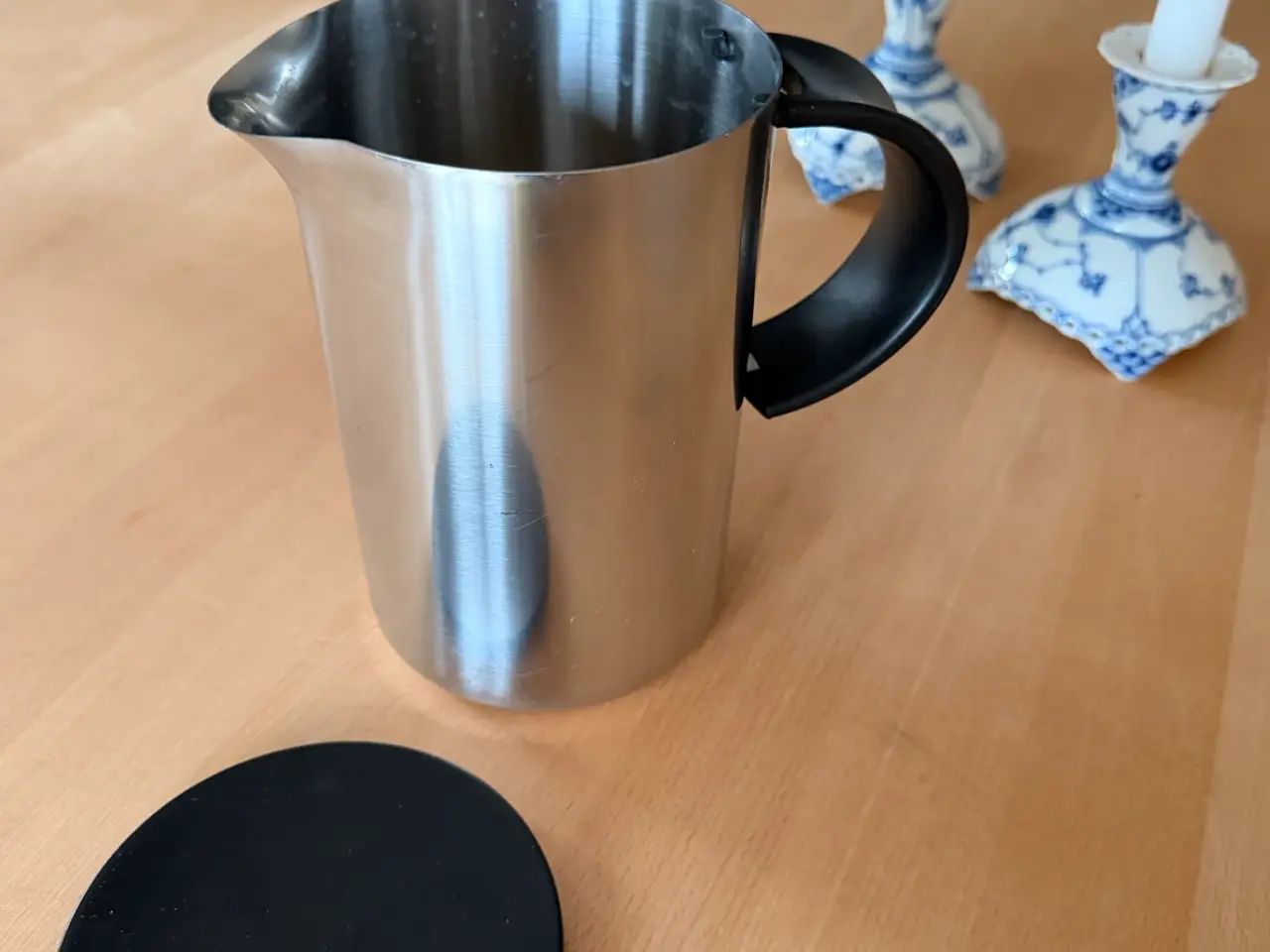 Billede 5 - Stelton stål kande med sort låg
